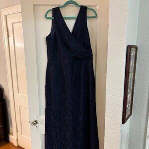 Donna Morgan V-Neck Lace Gown (Dress) Size 18 Maxi in Indigo